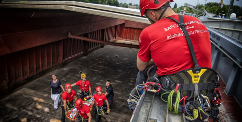 Sapeurs-pompiers de l'unité du GRIMP en intervention