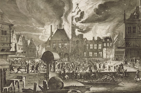 Des chaînes humaines acheminent les seaux d'eau pour eteindre l'incendie de l'hotel de ville d'Amsterdam en 1652. Gravure sur la lutte contre les incendies en Hollande, publié vers 1700